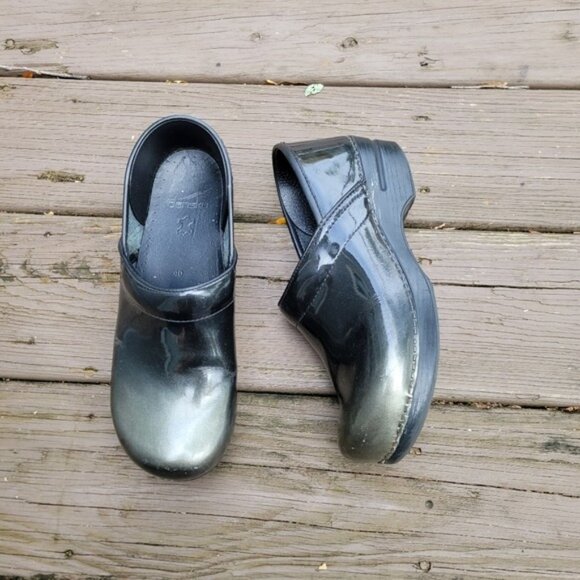 Dansko Professional Black Silver Metallic Ombre Patent Leather Nursing Clogs 40 - Picture 1 of 8